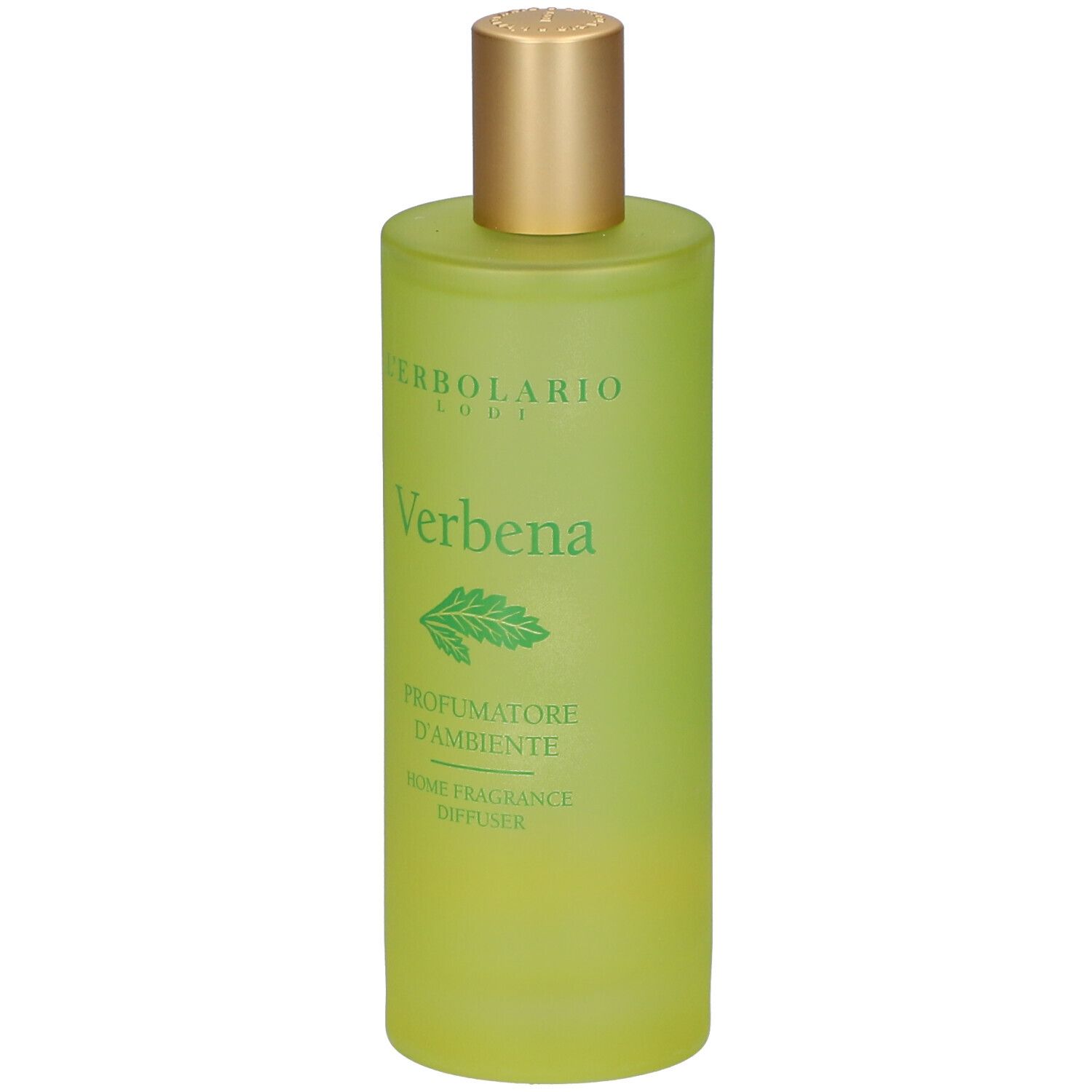 Flacon vert avec bouchon doré. Inscription: L'ERBOLARIO, Verbena, PROFUMATORE D'AMBIENTE, HOME FRAGRANCE DIFFUSER.