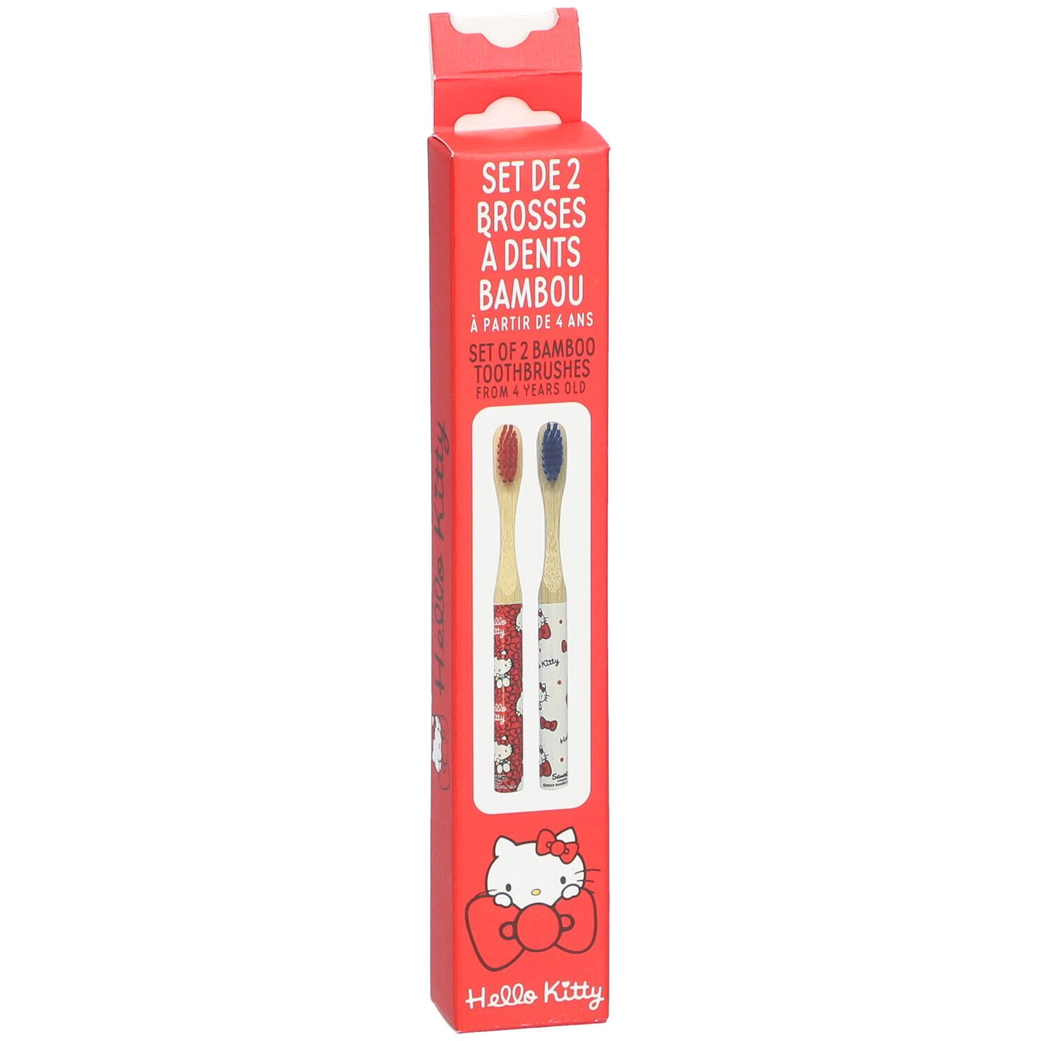 Boîte rouge avec deux brosses à dents en bambou Hello Kitty. Texte: Set de 2, à partir de 4 ans. Motifs Hello Kitty sur les brosses.