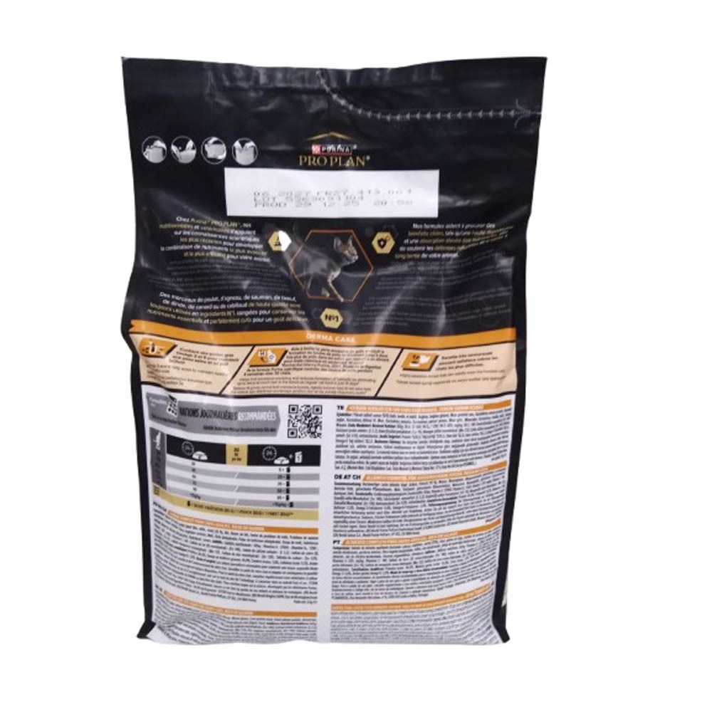 Dos du paquet de nourriture pour chats Pro Plan. Contient des informations sur les ingrédients et les recommandations d'alimentation.