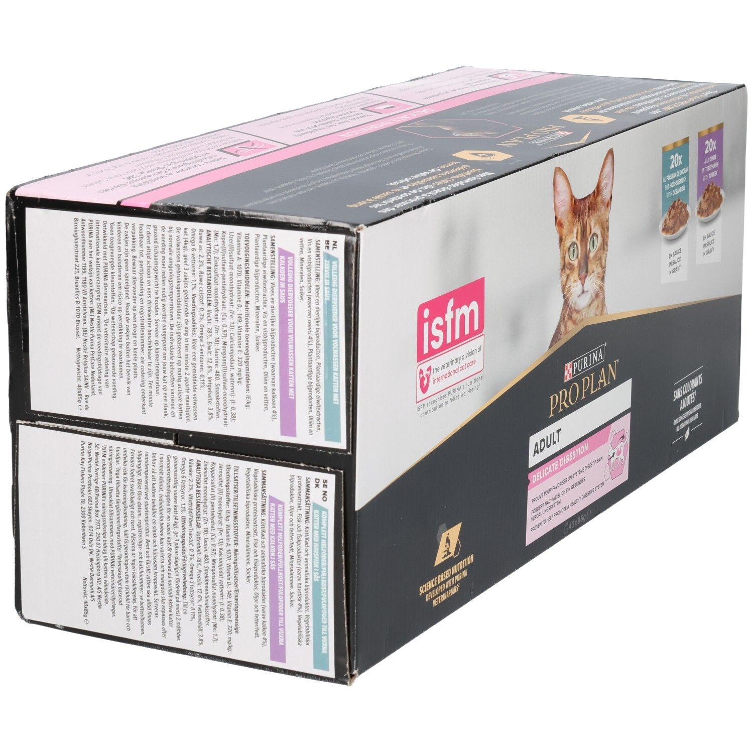 Boîte en carton avec texte. Inscriptions Pro Plan, chat, 20x sachets, logo isfm. Éléments roses et noirs.