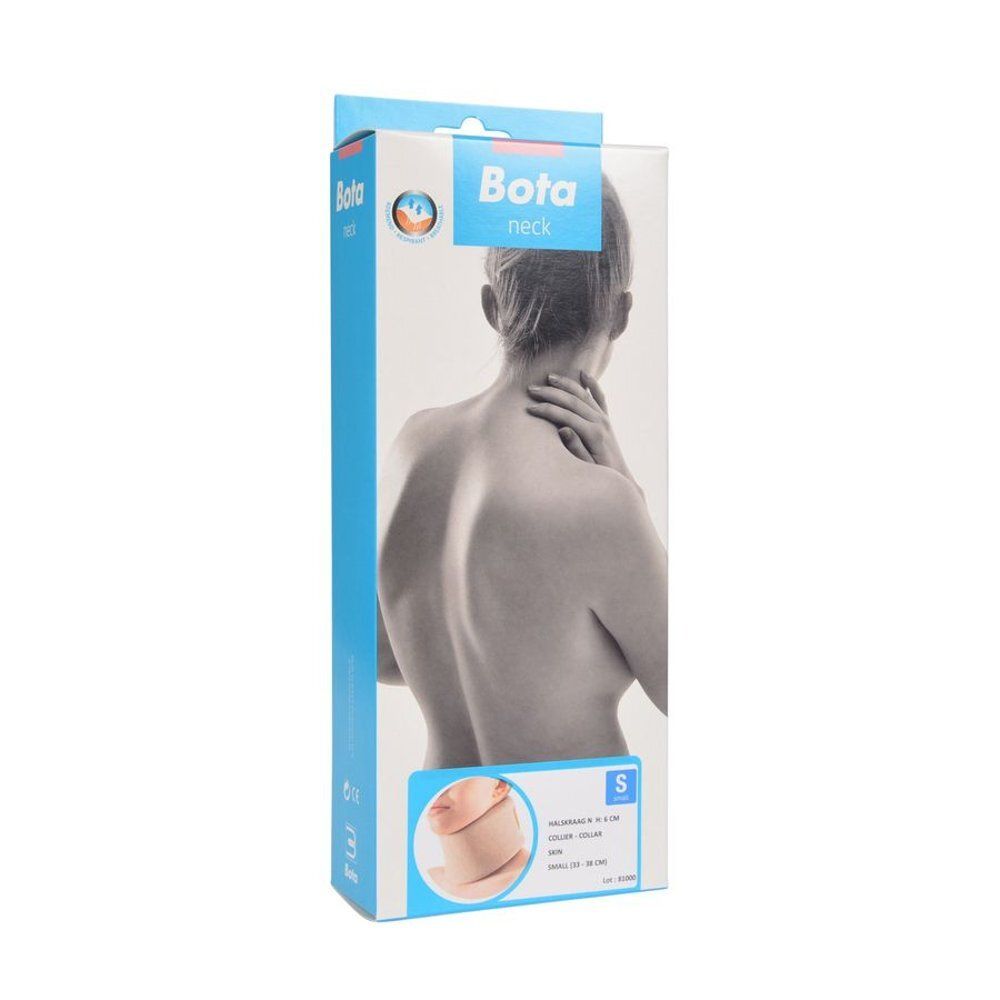 Minerve Bota, beige. Portée par une personne. Gros plan. Nom du produit non visible.