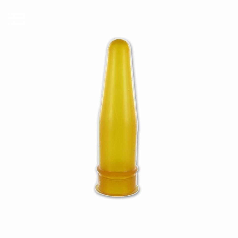 Tétine jaune conique pour veaux. Avec une base large et cannelée. Sur fond blanc.