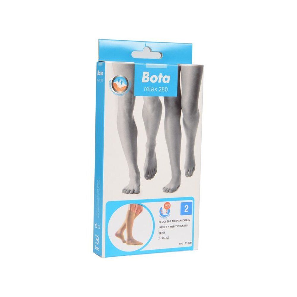 Bas de contention beiges. Ils couvrent le pied et la jambe jusqu'au genou. Fabriqués dans un matériau fin.
