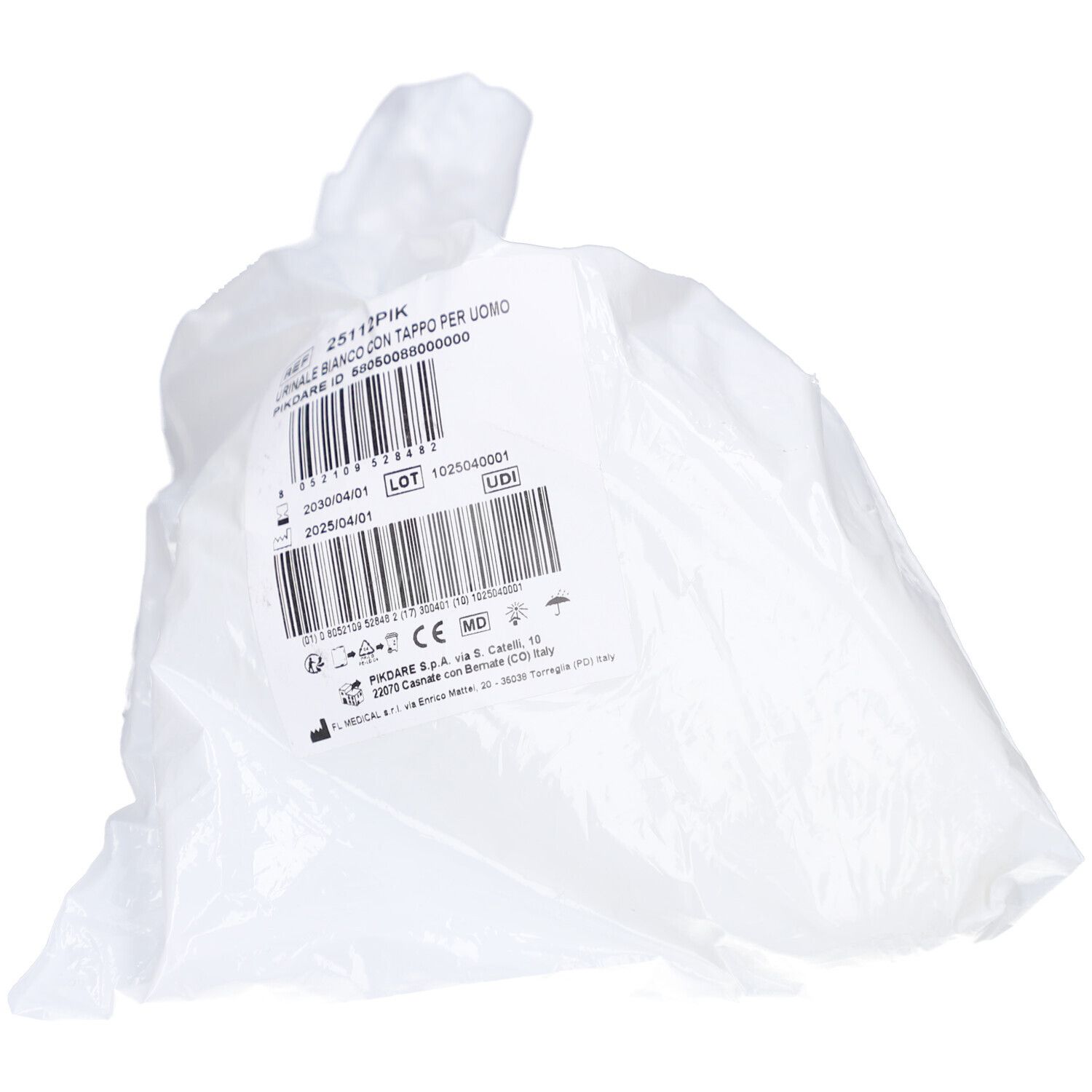 Sac blanc fermé avec étiquette produit et code-barres.