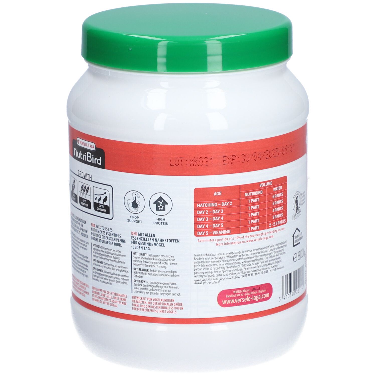 Récipient blanc avec couvercle vert. Dos avec informations. Contient des informations sur l'alimentation des jeunes oiseaux. Avec date de péremption.