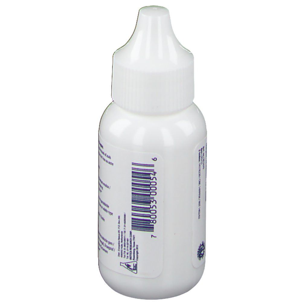 Flacon blanc avec bouchon compte-gouttes. Code-barres et autres informations sur le côté. Petit logo en bas à droite.