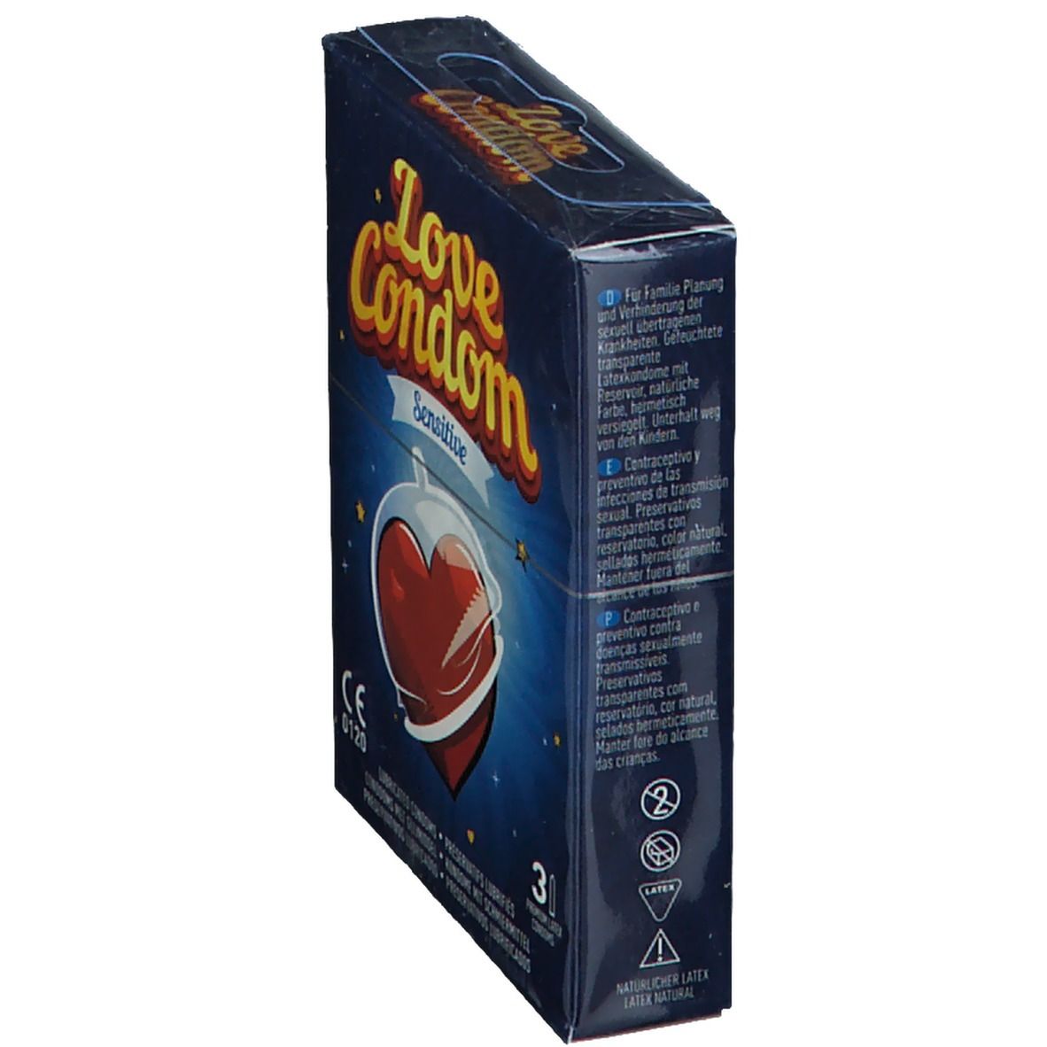 Boîte Love Condom Sensitive en biais. Emballage bleu avec cœur rouge. Texte et marquage CE visibles.