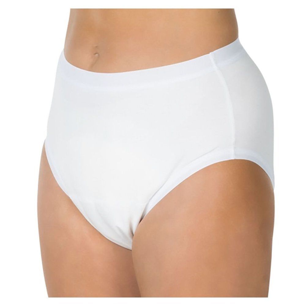 Culotte blanche, marque Suprima. Taille haute. Vue sur le bas-ventre. Nom du produit non visible.