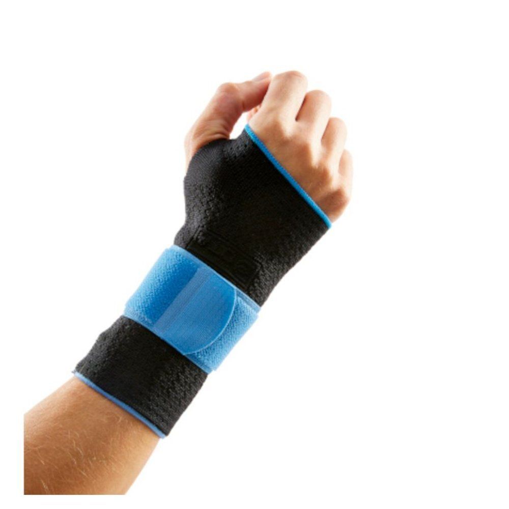 Attelle de poignet noire avec fermeture velcro bleue. Montre la main et l'avant-bras. Caractéristique: fermeture velcro.