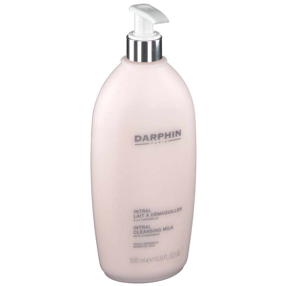 Flacon rose avec pompe. Logo Darphin et nom du produit. Texte : Intral Cleansing Milk à la camomille. Pour peaux sensibles.