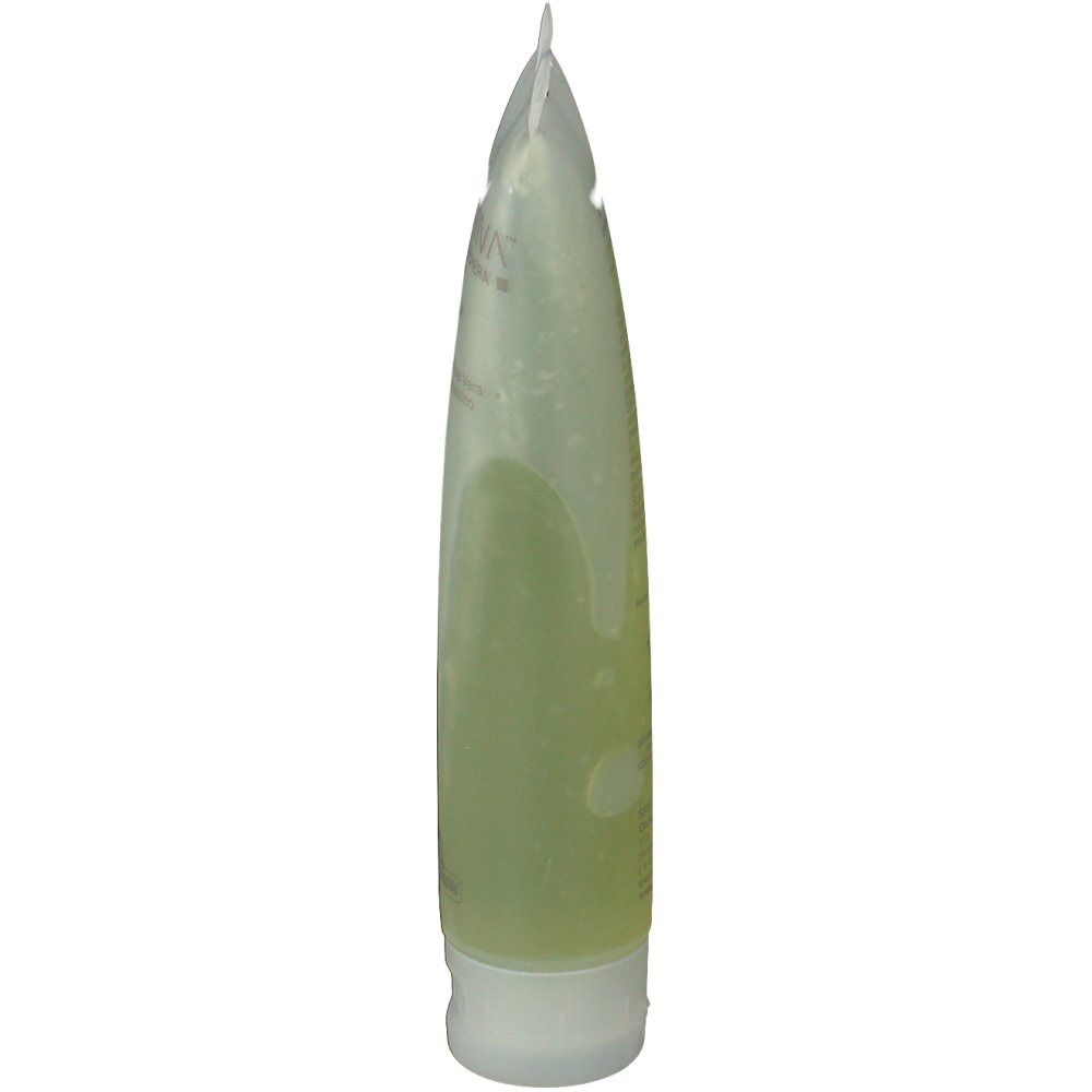 Tube transparent et fin avec gel verdâtre. Fermeture blanche en bas. Vue latérale du produit.