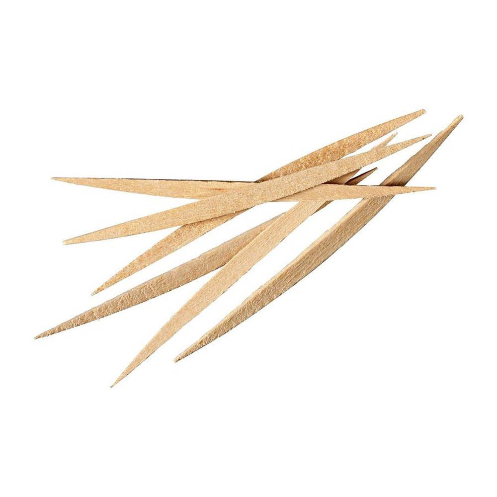 Plusieurs cure-dents en bois. Forme pointue. Couleur naturelle.