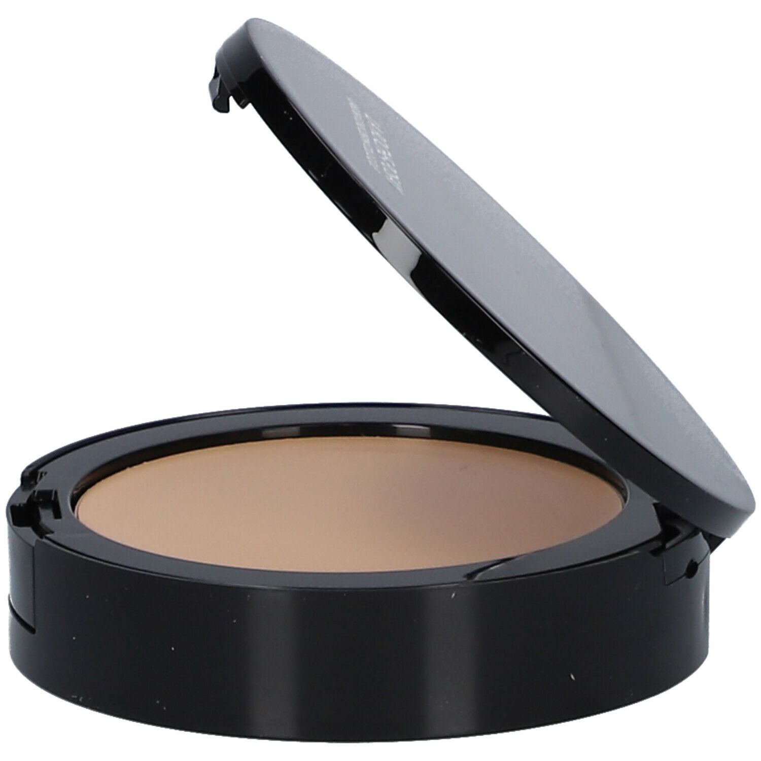 Maquillage compact ouvert. Boîtier noir, poudre teintée. Marque sur le couvercle.