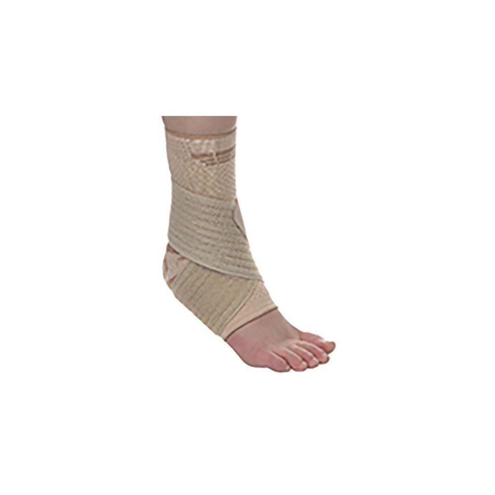 Attelle de cheville beige avec fermeture velcro. Portée sur une jambe.