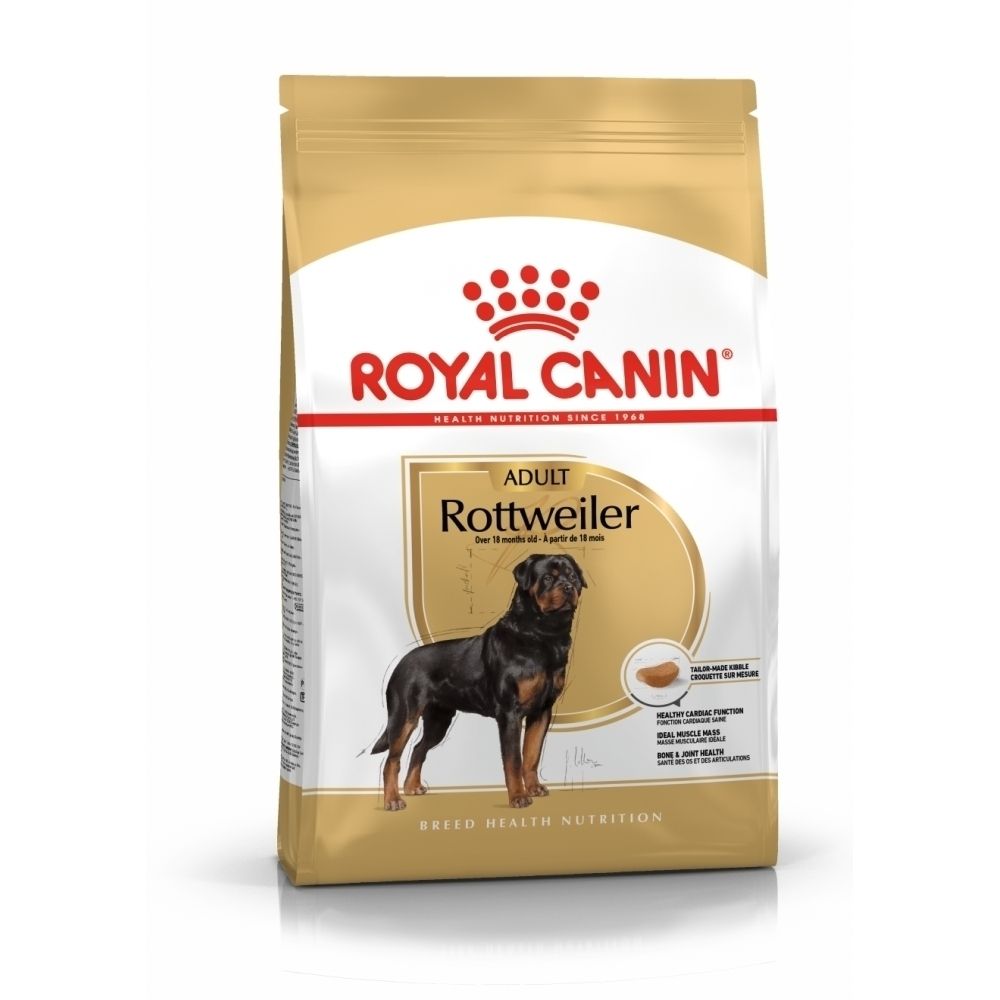 Avant d'un sac de nourriture Royal Canin Rottweiler Adult avec l'image d'un Rottweiler.