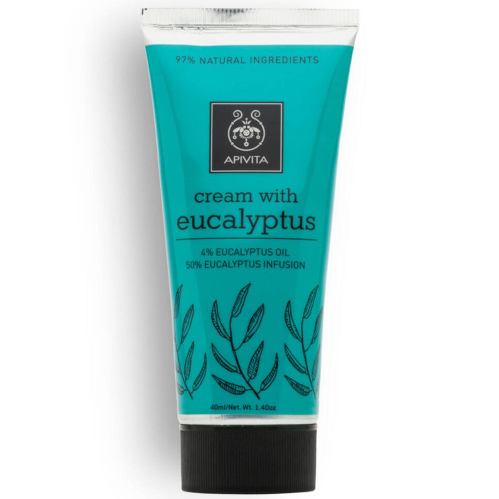 Tube de crème avec fond vert et motif feuilles d'eucalyptus. Contient 4% huile d'eucalyptus et 50% infusion d'eucalyptus.