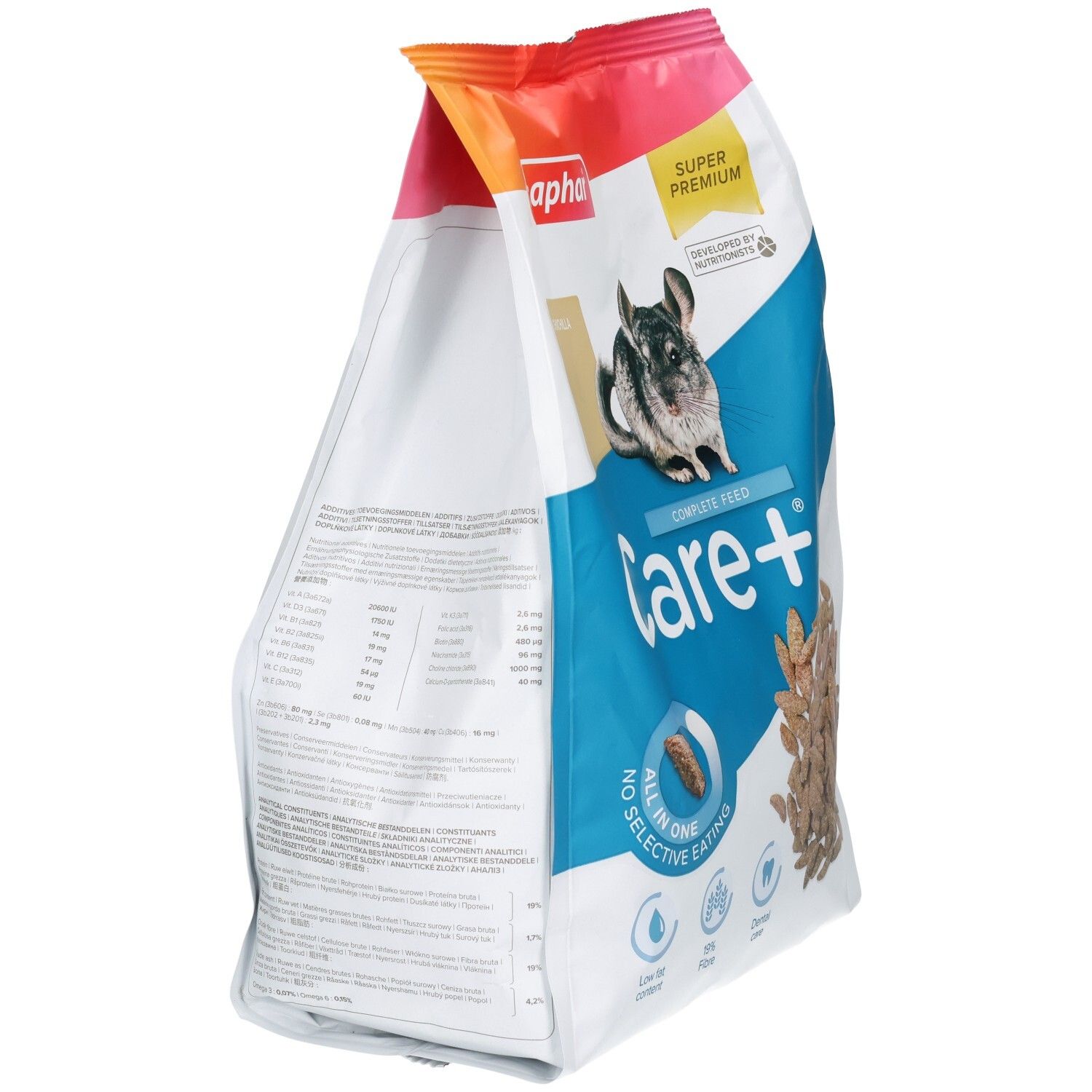 Arrière d'un paquet de nourriture Beaphar Care+ Chinchilla avec informations nutritionnelles et produit.