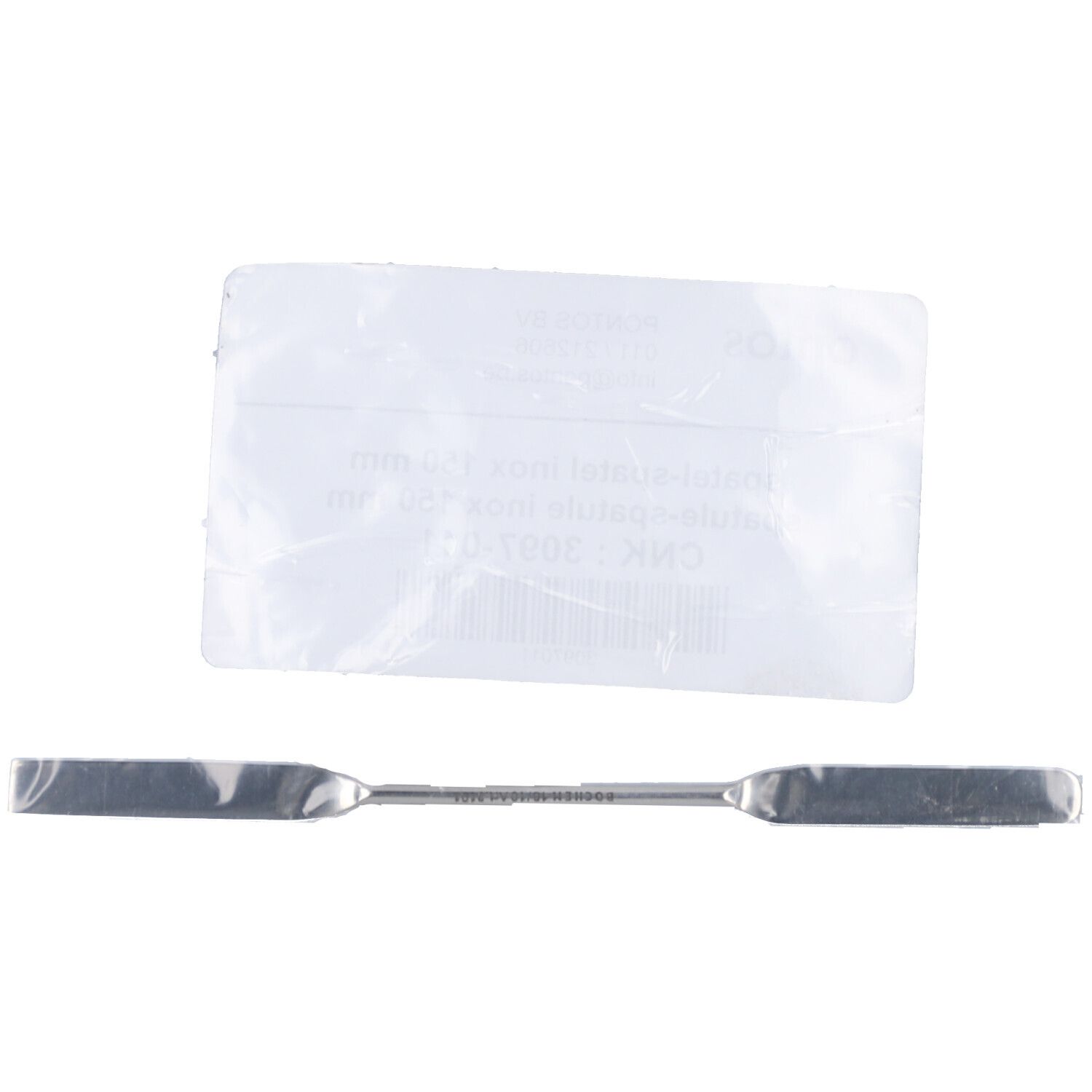 Spatule en inox dans un emballage transparent. Spatule avec extrémités rectangulaires.