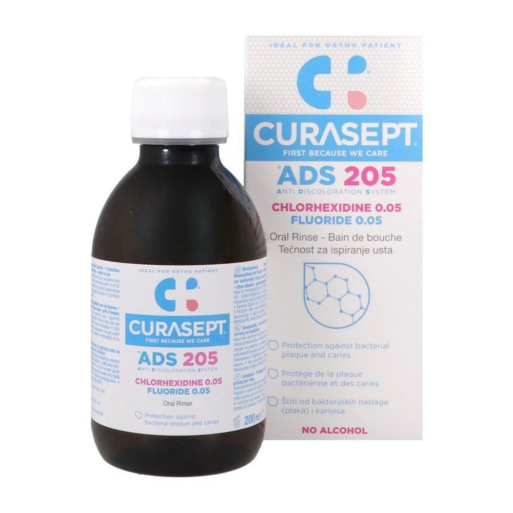 Avant d'un flacon de bain de bouche CURASEPT ADS 205 avec étiquette.
