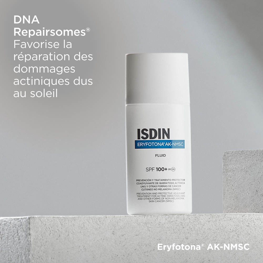 Fluide blanc ISDIN. Inscription : Eryfotona AK-NMSC, SPF 100+. Favorise la réparation des dommages actiniques dus au soleil.