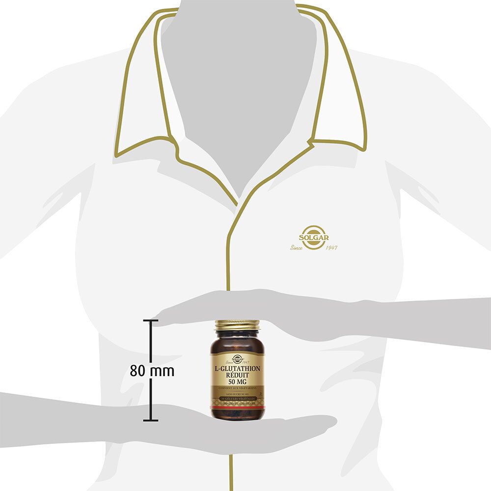 Personne tenant un flacon. Mesure de 80 mm. Produit: L-Glutathion Réduit 50 MG.