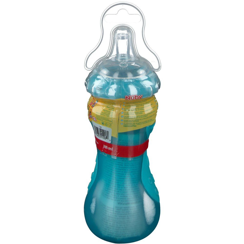 Bouteille d'eau turquoise avec paille. Étiquettes jaunes et rouges avec informations. Couvercle transparent et attache.