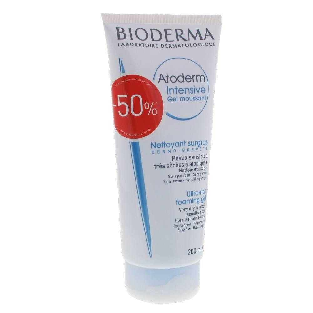 Tube blanche et bleue BIODERMA Atoderm Intensive Gel moussant. Cercle rouge avec -50%. Contenance 200 ml.