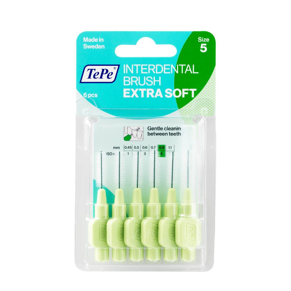 Paquet de six brossettes interdentaires vert clair. Inscription: TePe Interdental Brush Extra Soft. Taille 5, 0,8 mm. Fabriqué en Suède.
