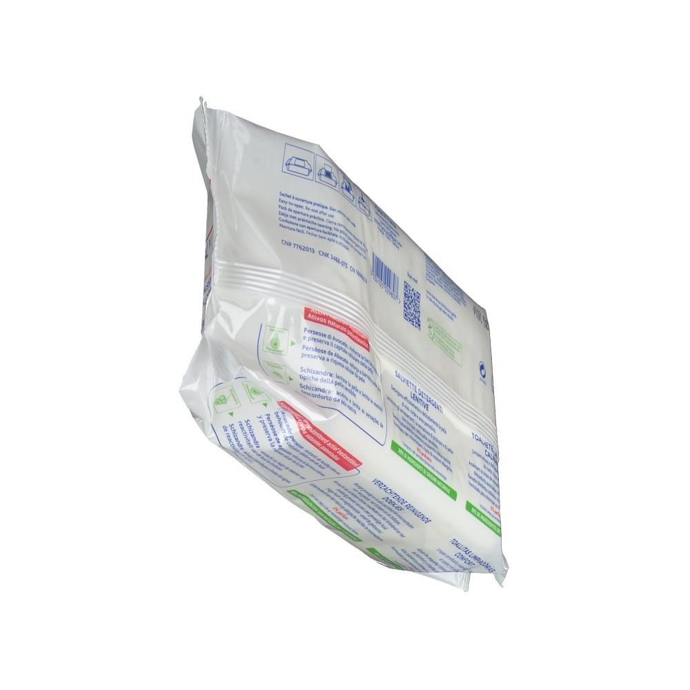 Vue en biais du paquet de lingettes Mustela. Emballage transparent. Texte multilingue. Couvercle rose.