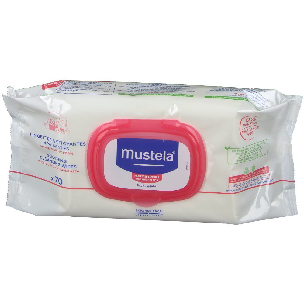 Paquet de lingettes Mustela. Couvercle rose avec logo. Contient 70 lingettes. Texte: Lingettes nettoyantes apaisantes. 0% Parfum.