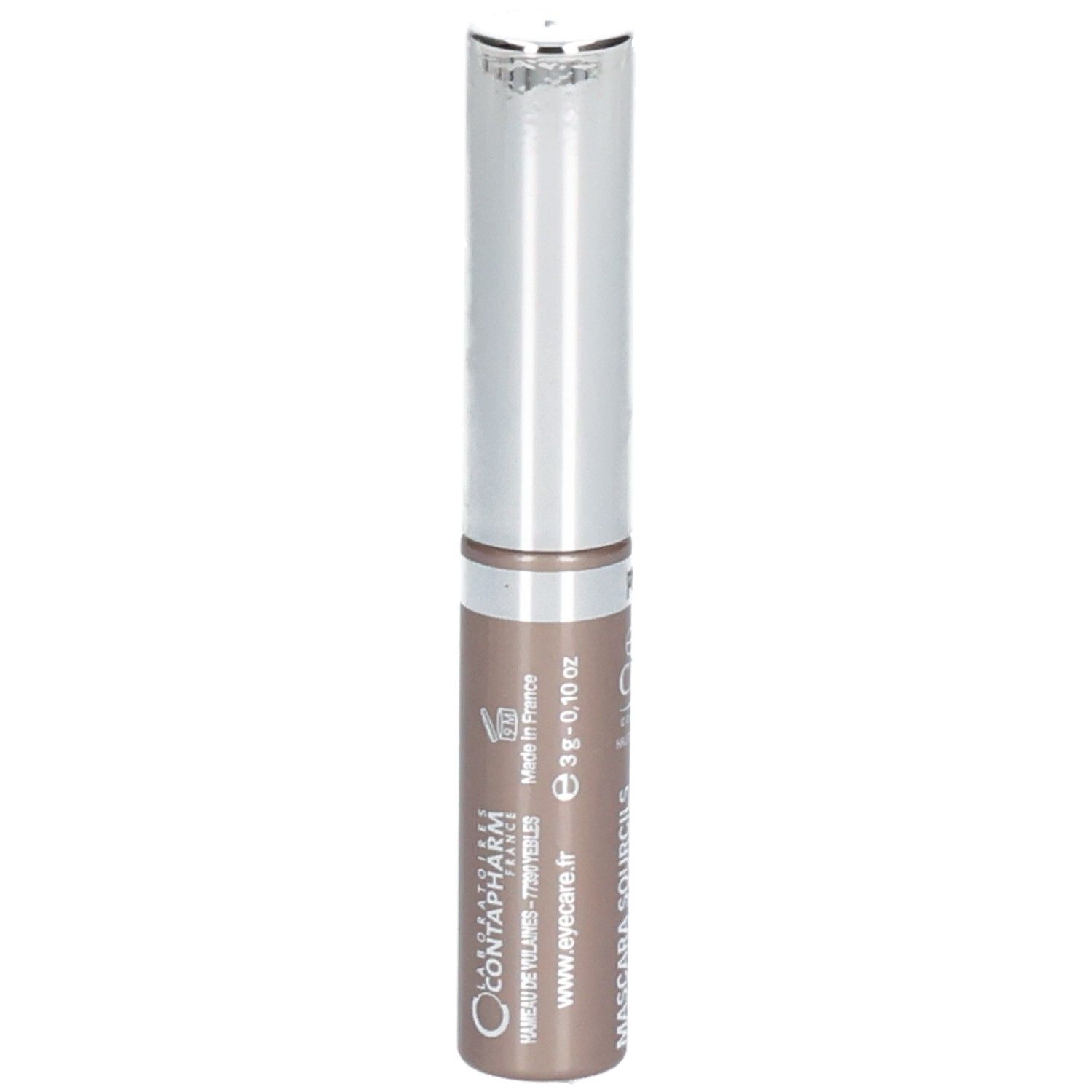 Mascara sourcils brun. Tube cylindrique avec capuchon argenté. Marque et informations produit.