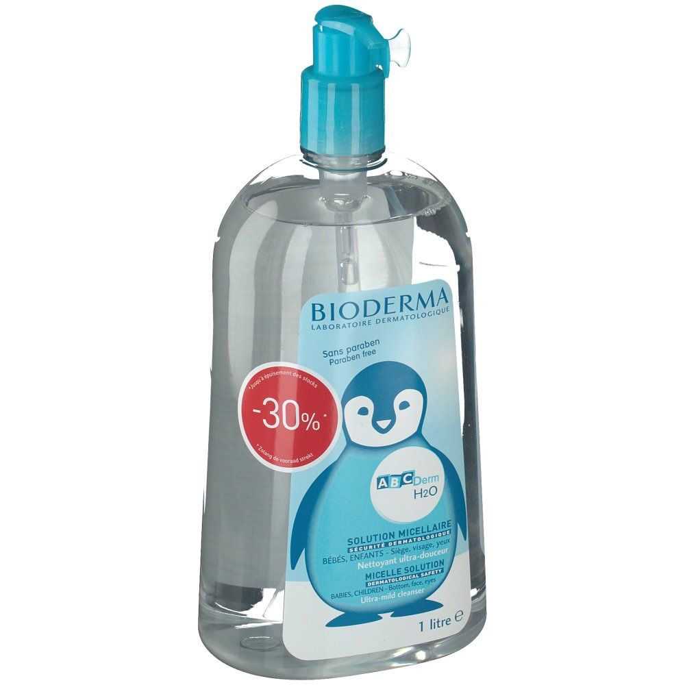 Liquide clair dans un flacon avec bouchon pompe bleu. Étiquette avec illustration de pingouin, nom du produit et -30% de réduction.