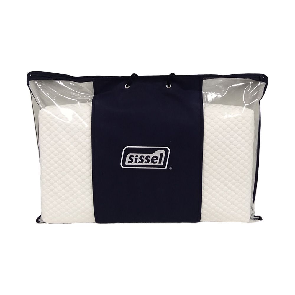 Oreiller blanc dans un emballage. Surface gaufrée. Sac noir avec logo Sissel. Emballage transparent.
