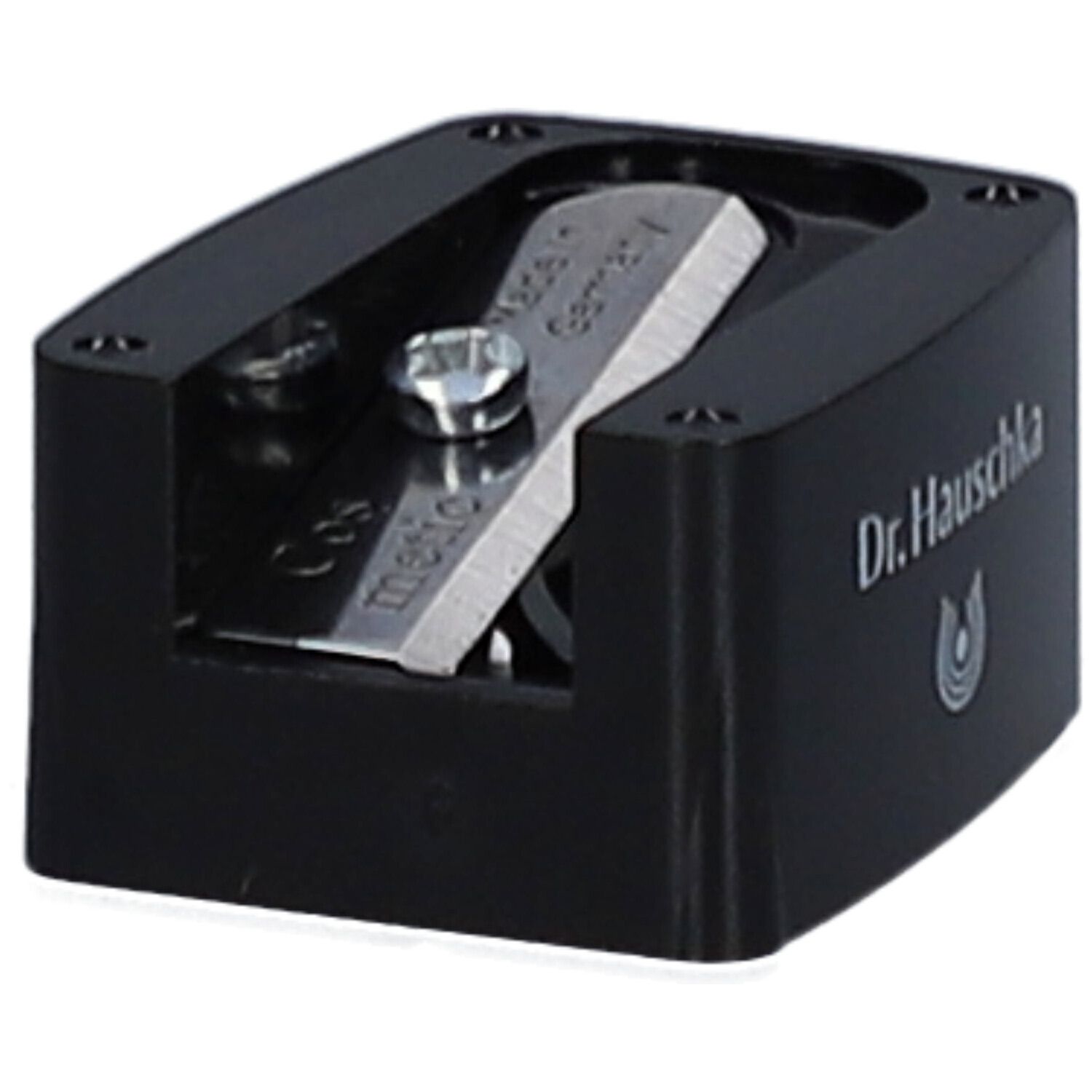 Taille-crayon noir avec lame. "Made in Germany" est écrit sur la lame.