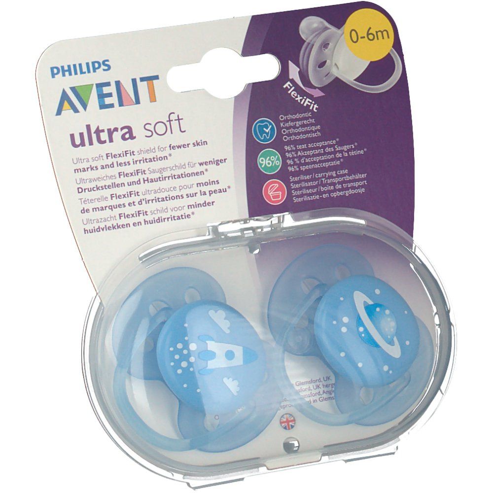 Deux sucettes bleues Philips AVENT Ultra Soft dans un emballage transparent. Recommandé pour les 0-6 mois. Bouclier FlexiFit pour moins d'irritation.