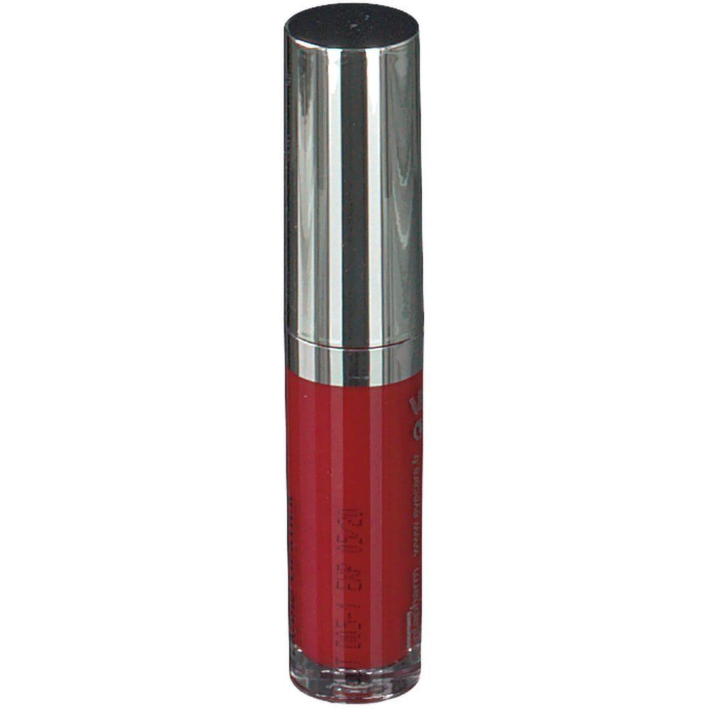 Rouge à lèvres liquide rouge dans un flacon cylindrique transparent avec un capuchon argenté. Inscription et numéro de lot.