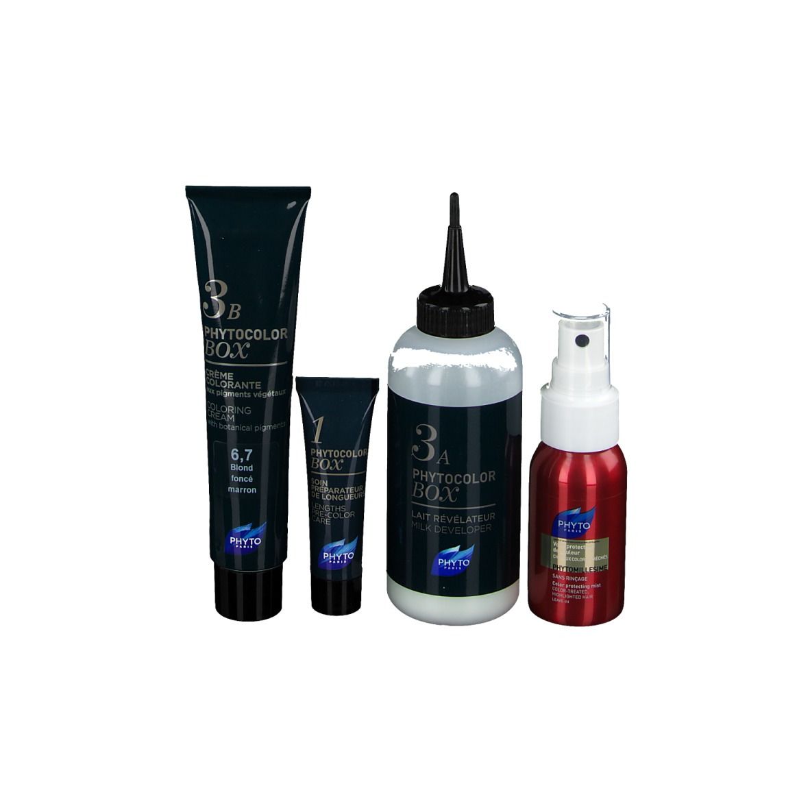 Ensemble de quatre produits. Comprend un tube, un petit tube, une bouteille et un flacon pulvérisateur. Emballage noir et rouge.