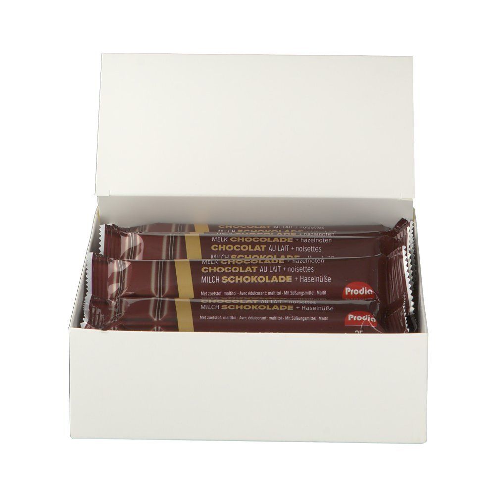 Boîte blanche ouverte avec barres chocolatées emballées en marron. Marque: Prodia.
