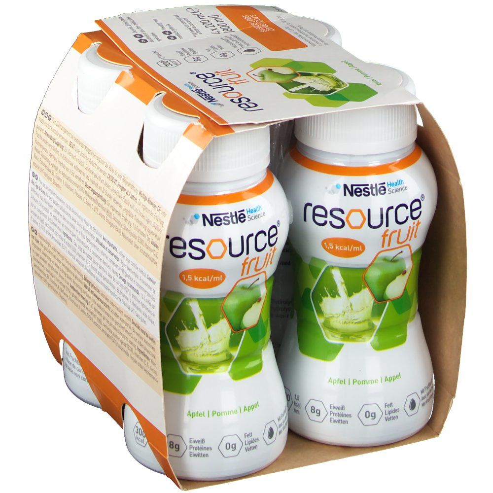 Emballage de quatre bouteilles Resource Fruit Pomme. Bouteilles blanches avec étiquette verte et image de pomme. Emballage en carton avec informations produit.