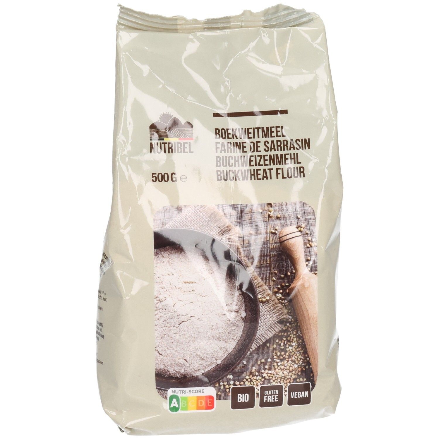 Sachet de farine de sarrasin Nutribel. Inscriptions: nom, appellation, poids, labels bio, sans gluten, vegan.