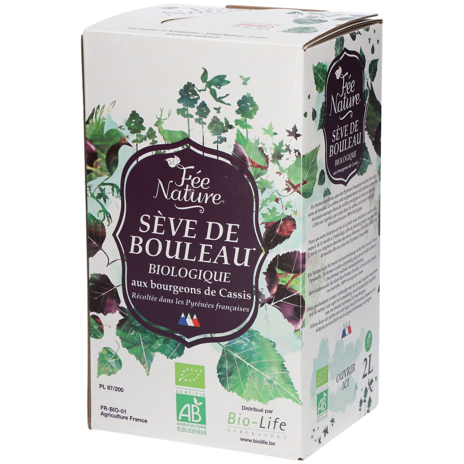 Emballage carton avec inscription: Sève de Bouleau, Biologique, aux bourgeons de Cassis. Marque: Fée Nature. 2L.