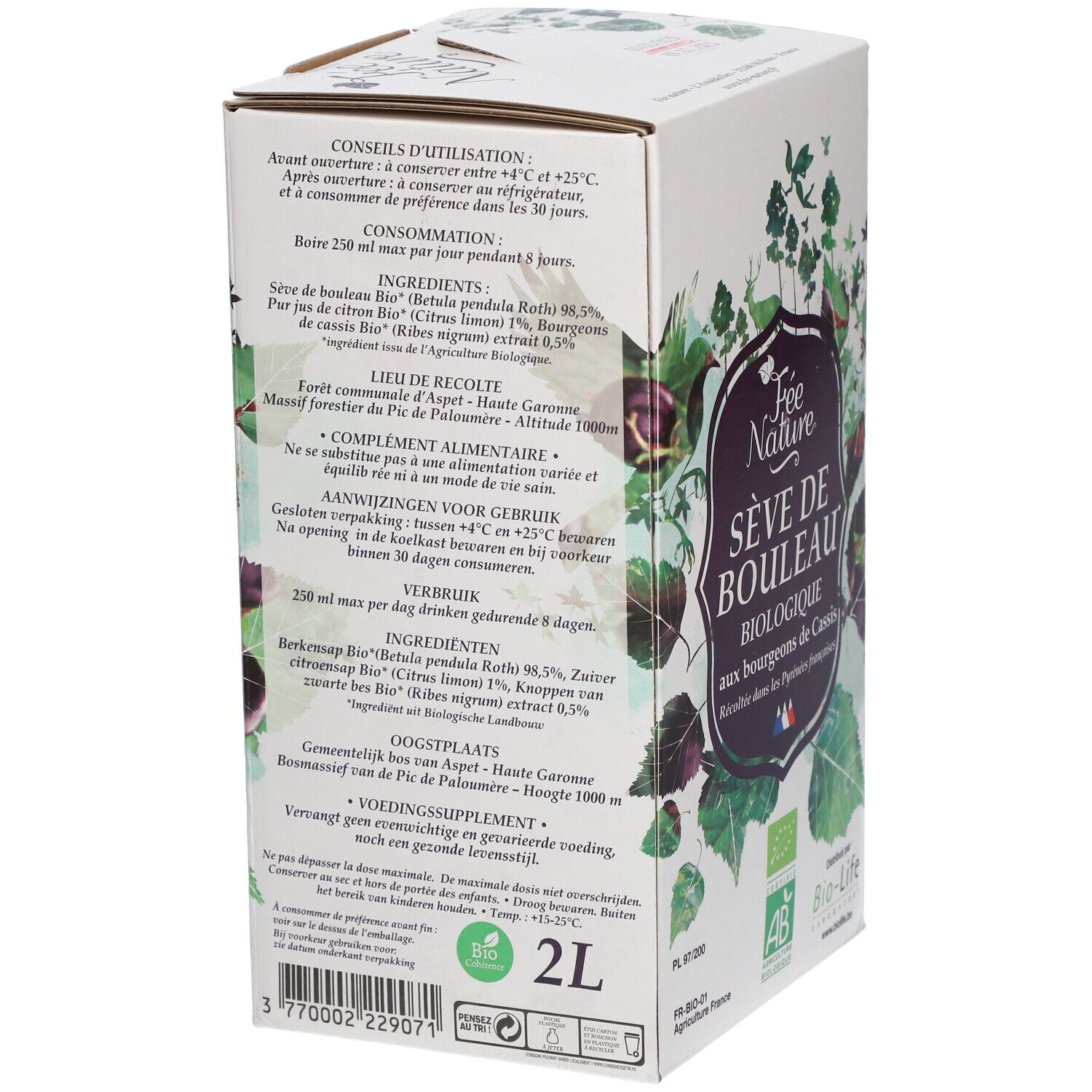 Emballage carton avec texte et liste d'ingrédients. Inscription: Sève de Bouleau, Biologique, aux bourgeons de Cassis. Marque: Fée Nature. 2L.