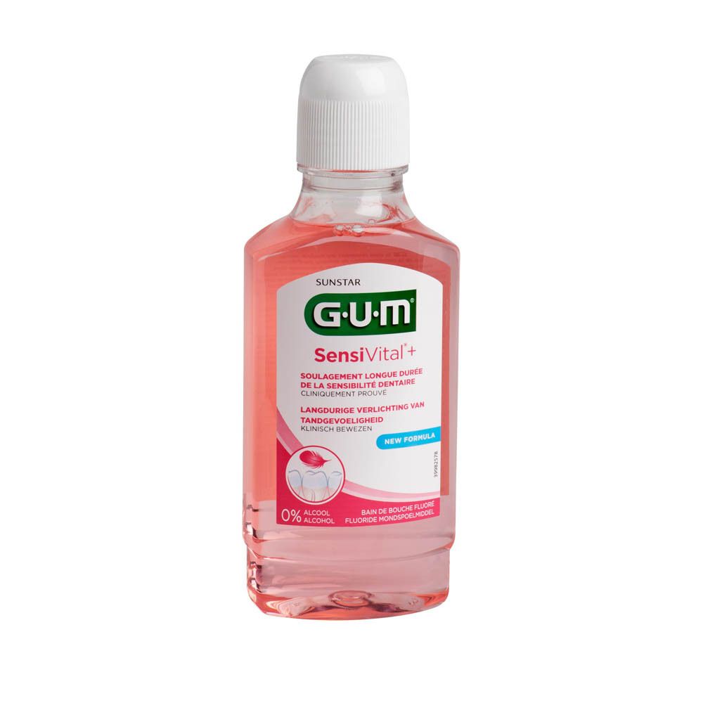 Bain de bouche GUM SensiVital+ en flacon rose. Inscriptions: SensiVital+, Nouvelle Formule, 0% alcool, fluoré. Bouchon blanc.