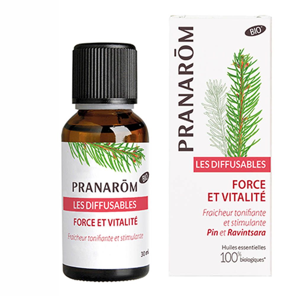 Flacon et emballage. Flacon avec bouchon noir, étiquette. Emballage avec nom du produit et logo.