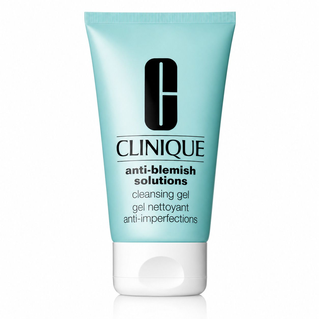 Tube bleu clair avec bouchon blanc. Logo Clinique et noms de produits argentés. Texte : Anti-Blemish Solutions, gel nettoyant anti-imperfections.