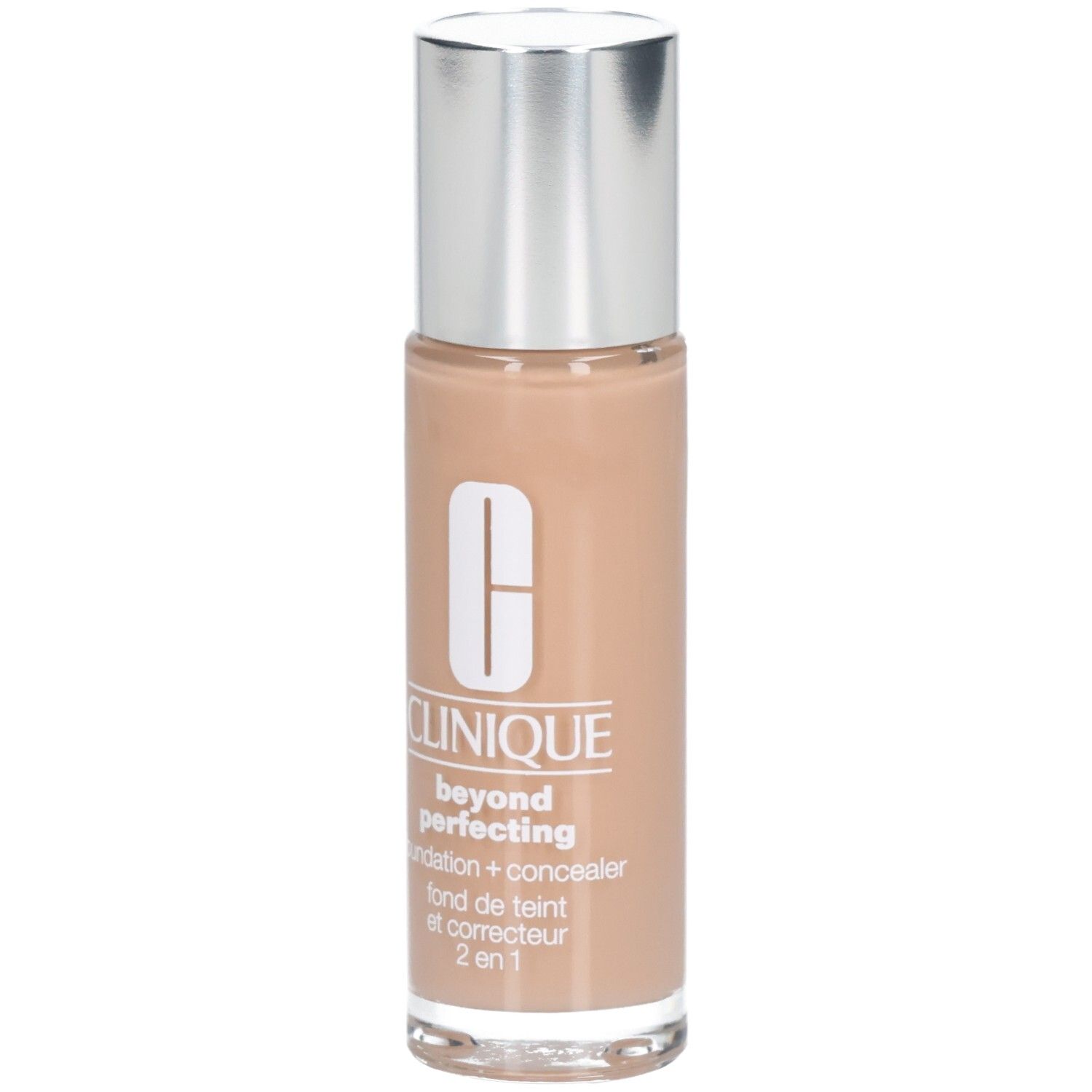 Clinique Beyond Perfecting Foundation + Concealer dans une bouteille en verre avec un capuchon argenté.