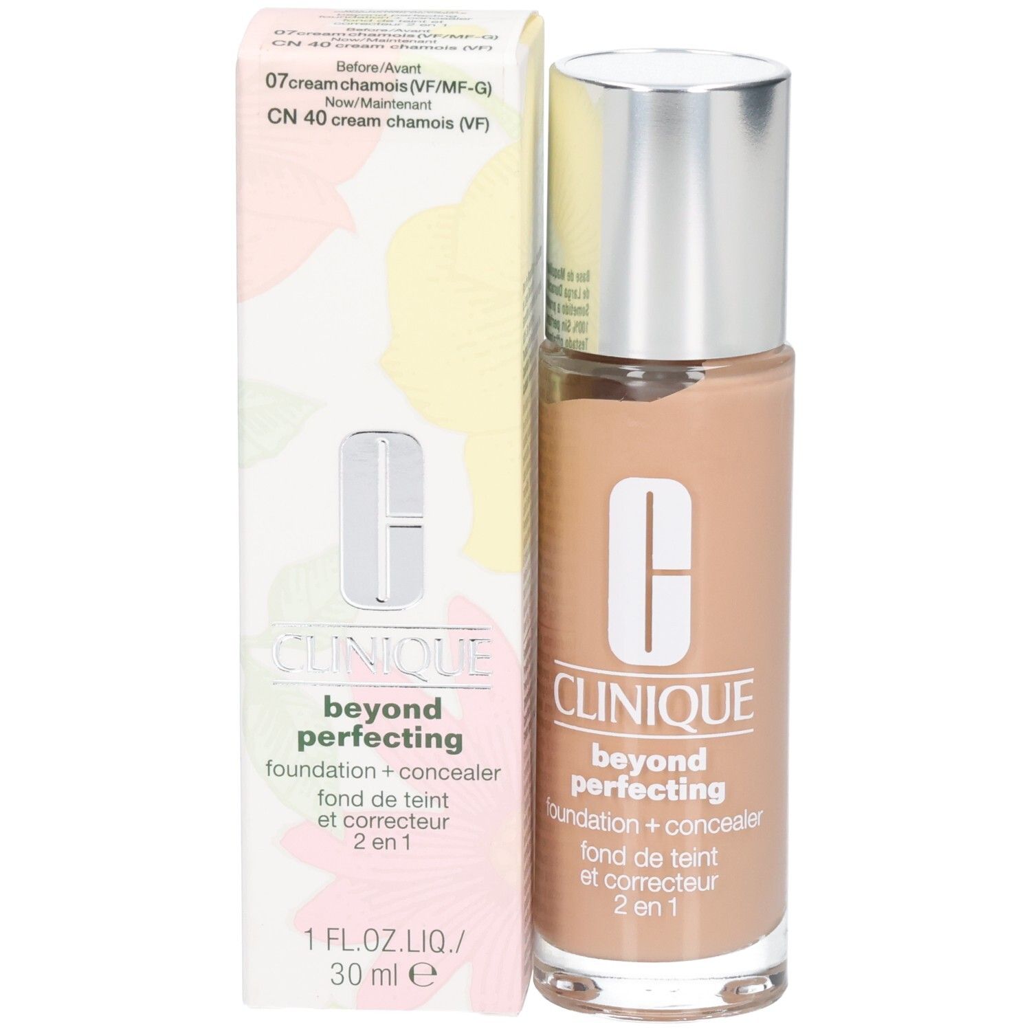 Flacon Clinique Beyond Perfecting Foundation + Concealer à côté de sa boîte d'emballage.