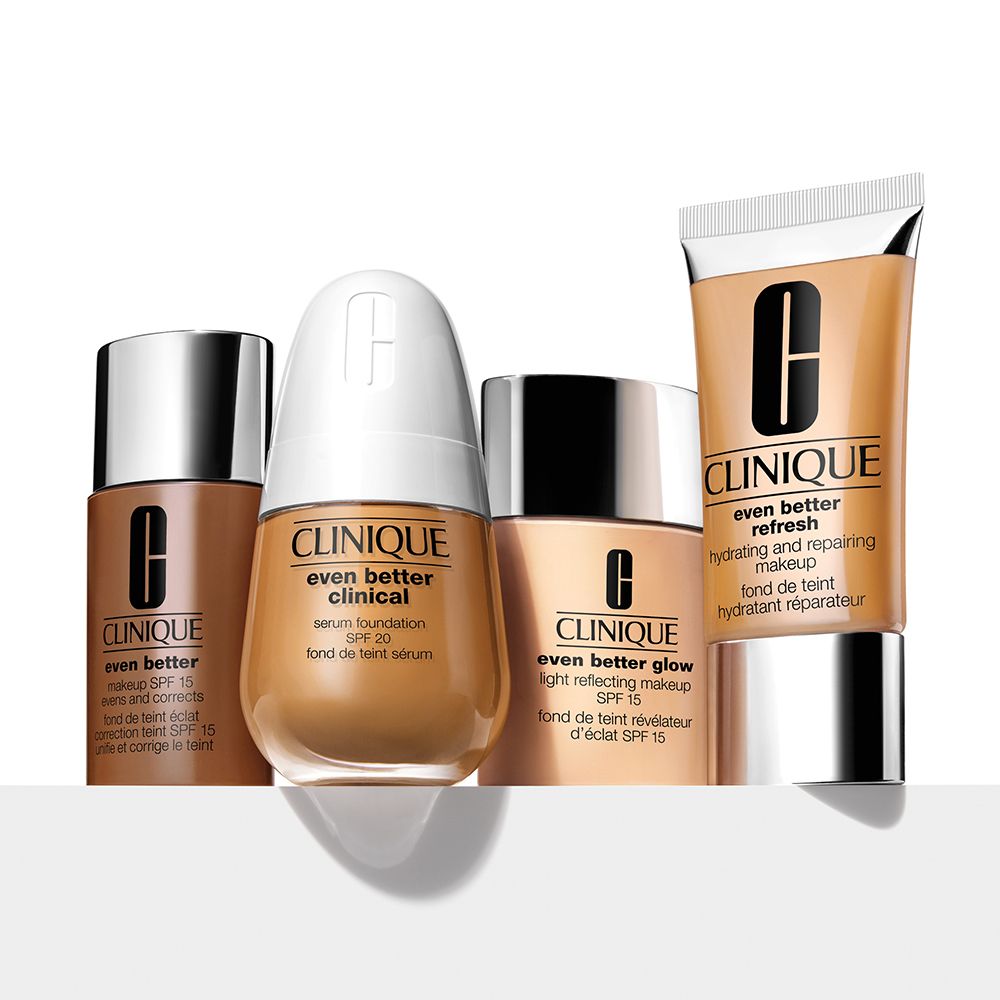 Divers produits Clinique Even Better. Inclut : Makeup SPF 15, Serum Foundation SPF 20 et autres.