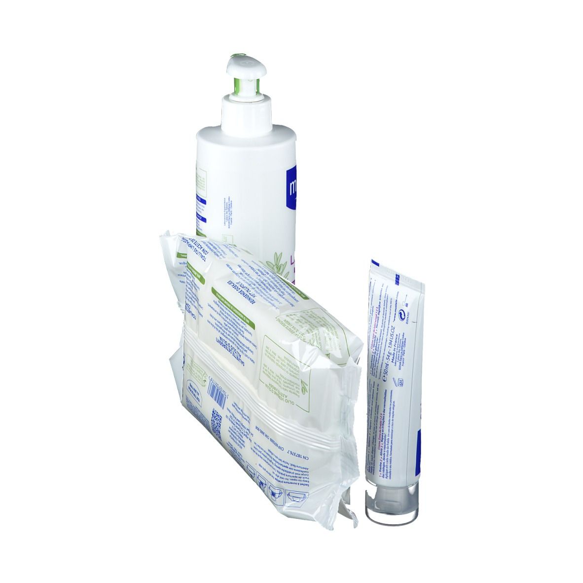 Flacon blanc avec pompe, paquet de lingettes et tube. Inscription: Mustela. Emballage vert et blanc.