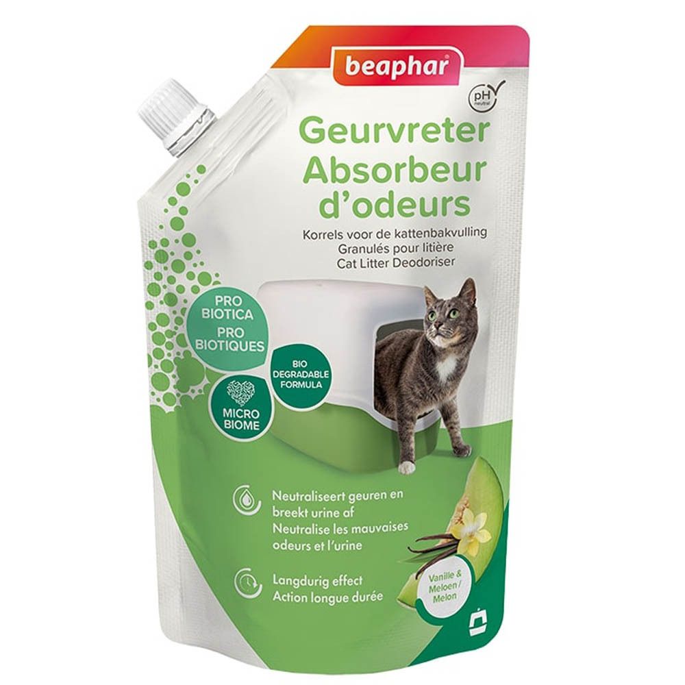 Sachet Beaphar Geurvreter Absorbeur d'odeurs. Chat dans ouverture de litière. Texte: Pro Biotiques, Micro Biome, formule biodégradable.